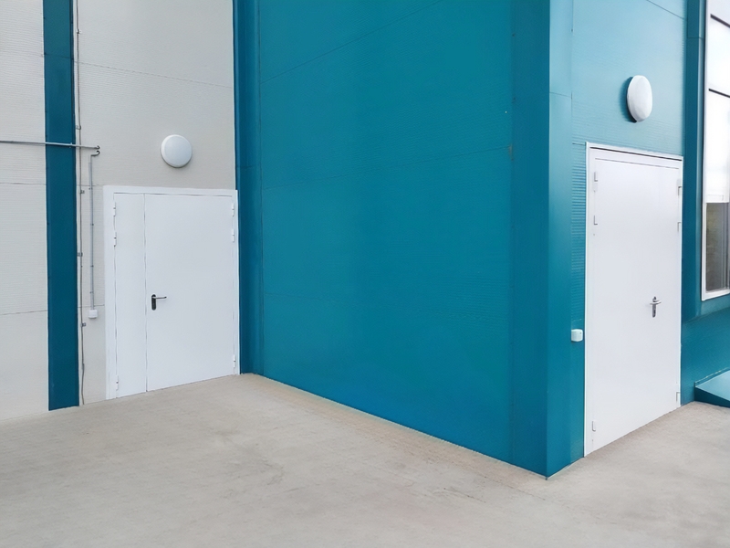 Белые полуторные двери Белые полуторные двери